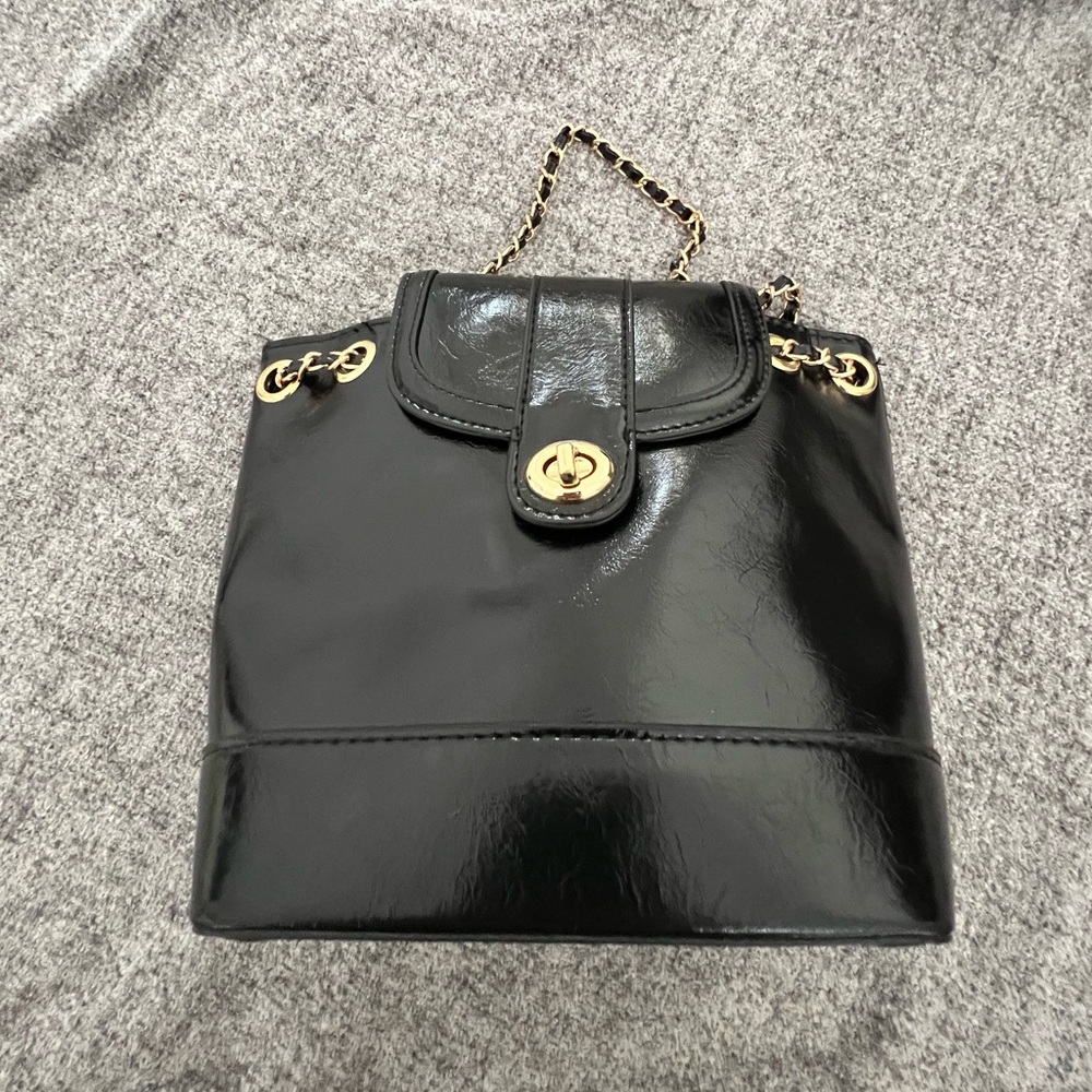 New Womens Drawstring Chain Backpack - image 3